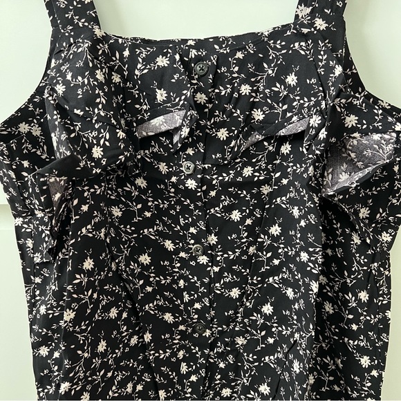 💗BOBEAU Front Tie Ruffle Button Tank - Picture 6 of 11